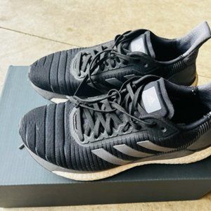 ADIDAS BOOST, SIZE 6.5